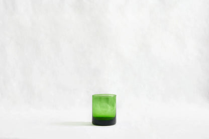 Vasos verdes cortos. Vidrio 100% reciclado. Artesanales.